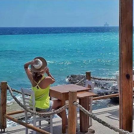 Akrotiri Vine A بيت للعطل