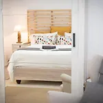 Akrotiri Vine A